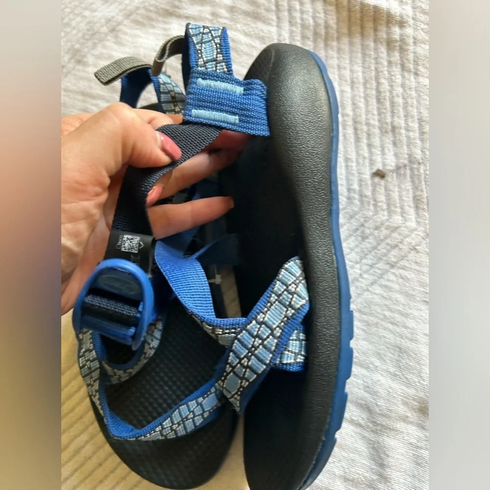 Chaco Z1 Classic Hiking Sandals Youth Size 4 Eco Tread Blue Water Shoe
